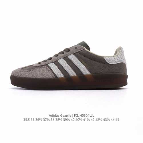 高品质版本 阿迪达斯 Adidas Originals Gazelle Indoor复古三叶草防滑透明橡胶板鞋经典运动鞋。这款经典鞋,忠于原版设计,缀撞色三条纹