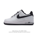 耐克 Nike Air Force 1 '07 Low 空军一号含气垫 低帮百搭厚底增高休闲运动板鞋。柔软、弹性十足的缓震性能和出色的中底设计，横跨复古与现代的