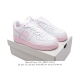 耐克 Nike Air Force 1 '07 Low 空军一号含气垫 小白鞋 低帮百搭厚底增高休闲运动板鞋。柔软、弹性十足的缓震性能和出色的中底设计，横跨复古