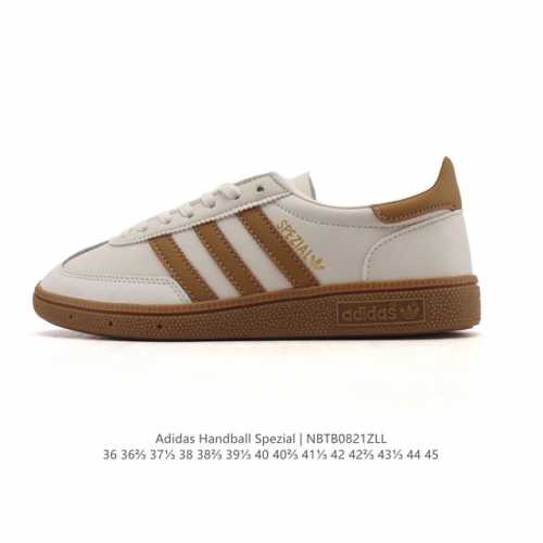 阿迪达斯 Adidas Handball Spezial 低帮三叶草学院风复古休闲板鞋 德训鞋 橡胶底柔软皮革经典运动鞋板鞋。圆头、缝合拼接设计、正面绑带、鞋舌