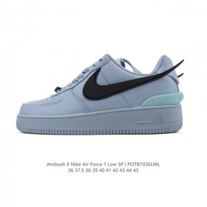 耐克 空军一号 Af1 低帮休闲板鞋 Ambush X Nk Air Force 1'07 Low Sp 空军一号联名标志性的Swoosh延伸至鞋跟之外，鞋舌和