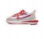 耐克 Sacai X Nike Vaporwaffle 华夫三代 走秀重磅联名款运动鞋 鞋款由pegasus与vaporfly两款鞋型的设计元素共同构建 鞋身材