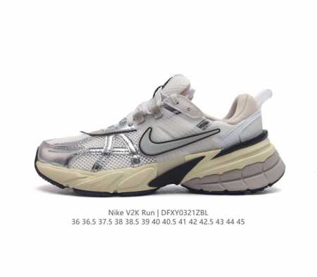 Nike 耐克 V2K Run 减震防滑 复古低帮跑步鞋 超火复古跑鞋 采用太空革组合呼吸网眼布鞋面材质 搭载正确4层组合底模 嵌入tpu加固稳定模块,双层md - 点击图像关闭