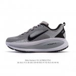 耐克 Nike Vomero 18 厚底增高老爹运动跑步鞋 全新 Vomero 提供比以往更多的緩衝效能以及該系列有史以來最高的鞋底高度 結合 Nike 的 Z