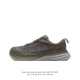 Hoka One One 邦代系列 Bondi 8 跑鞋 男女子轻便缓震公路跑鞋。在 Hoka 系列中最耐磨的鞋子之一,Bondi 本季已经做出了决定性的演变: