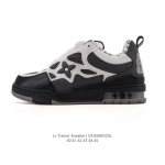 Lv Skate Sneaker 路易威登 2025年新款运动板鞋 蛇年限定 春夏秀场初次亮相，此次以粒面牛皮革焕新呈现。加垫鞋领和鞋舌援引滑板鞋设计，科技鞋带