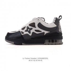 Lv Skate Sneaker 路易威登 2025年新款运动板鞋 蛇年限定 春夏秀场初次亮相，此次以粒面牛皮革焕新呈现。加垫鞋领和鞋舌援引滑板鞋设计，科技鞋带