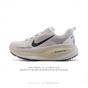耐克 Nike Vomero 18 厚底增高老爹运动跑步鞋。全新 Vomero 提供比以往更多的緩衝效能以及該系列有史以來最高的鞋底高度，結合 Nike 的 Z