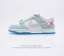 耐克 Nike Dunk Low 运动鞋nb系列经典复古滑板鞋 采用天然皮革 经久耐穿 塑就如元年款 Dunk 般的复古质感 鞋头透气孔 搭配鞋口和鞋舌形状 忠