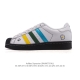 公司级 阿迪达斯 Adidas Superstar 2025年新款鞋子 蛇年新款经典贝壳头系列新款休闲板鞋潮流男女士运动鞋。鞋面柔软皮革拼接材质 标志性的贝壳鞋