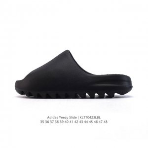 公司级 阿迪达斯 Adidas Yeezy Slide 经典运动拖鞋时尚厚底增高男女一字拖鞋 防滑锯齿鞋底。Yeezy Slide椰子拖鞋的外观十分吸引人，融合