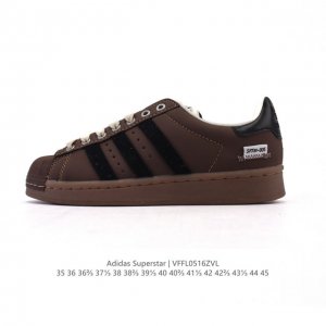 阿迪达斯 新款 Adidas Superstar 三叶草 经典贝壳头系列 新款休闲板鞋潮流男女士运动鞋 鞋面柔软皮革材质 标志性的贝壳鞋头 锯齿三条纹 简约的线