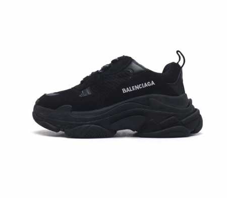 潮奢 巴黎世家 Balenciaga 男女士厚底增高板鞋老爹鞋运动鞋 Balenciaga 最新爆款低帮系带休闲运动板鞋 专柜同步上架香港 美国 巴黎各大时尚博 - 点击图像关闭