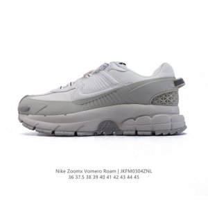 210 公司级耐克Nike Zoom Vomero Roam 马拉松复古跑五代休闲运动慢跑鞋 厚底增高老爹鞋。采用环保纤维革饰片组合网眼布鞋面材质 升级正确后跟