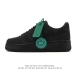 耐克 Nike Air Force 1 '07 Low 空军一号含气垫 低帮百搭厚底增高休闲运动板鞋。柔软、弹性十足的缓震性能和出色的中底设计，横跨复古与现代的