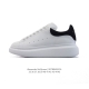 公司级 Alexandermcqueen 亚历山大 麦昆Mcq 运动小白鞋 厚底增高闪尾光滑牛皮平底鞋休闲鞋 时尚男女板鞋潮运动鞋 ，火爆到大街小巷无人不知，无