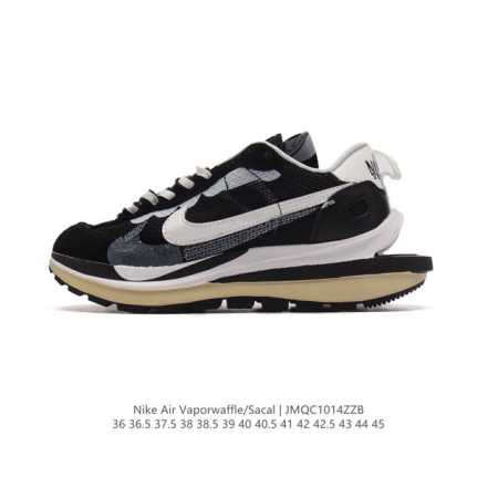 真标 耐克 Sacai X Nike Vaporwaffle 华夫三代3.0 走秀重磅联名款运动鞋 。鞋款由pegasus与vaporfly两款鞋型的设计元素共 - 点击图像关闭