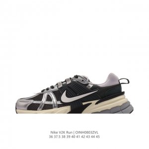 nike 耐克 V2K Run 减震防滑 复古低帮运动跑步鞋 超火复古跑鞋，采用太空革组合呼吸网眼布鞋面材质，搭载正确4层组合底模，嵌入tpu加固稳定模块,双层
