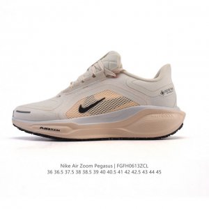颠覆式升级！Nike 飞马新鞋 触感柔软，质感升级！随着“耐克 蓝图 系列”在巴黎的盛大发布，全新一代 登月41代 Nike Pegasus 41运动老爹鞋也正