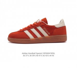 阿迪达斯 Adidas Handball Spezial 三叶草学院风复古休闲板鞋 德训鞋 橡胶底柔软皮革经典运动鞋女士板鞋。圆头、缝合拼接设计、正面绑带、鞋舌