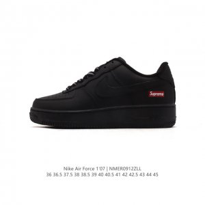 耐克 Nike Air Force 1 '07 Low 空军一号含气垫 低帮百搭厚底增高休闲运动板鞋 小白鞋 。柔软、弹性十足的缓震性能和出色的中底设计，横跨复