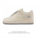 耐克 Nike Air Force 1 '07 Low 空军一号含气垫 低帮小白鞋 百搭厚底增高休闲运动板鞋。柔软、弹性十足的缓震性能和出色的中底设计，横跨复古