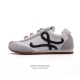 公司级 Loewe 罗意威 Ballet Runner 皮革织物拼接 简约圆头 系带 低帮 运动休闲鞋这双鞋是Loewe新发布的Ballet Runner ，被