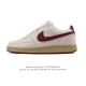 特价 耐克Nike Court Vision Low 校园风低帮复古篮球板鞋男女运动鞋。延续80年代复古篮球鞋，添加学院风细节。皮革组合鞋面，利落风格，重现复古