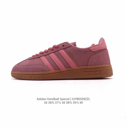 公司级 阿迪达斯 Adidas Handball Spezial 低帮三叶草学院风复古休闲板鞋 德训鞋 橡胶底柔软皮革经典运动鞋板鞋。圆头、缝合拼接设计、正面绑