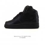 童鞋 耐克 Nike Air Force 1 '07 Low 空军一号含气垫 低帮百搭厚底增高休闲运动板鞋。柔软、弹性十足的缓震性能和出色的中底设计，横跨复古与