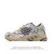 公司级 阿迪达斯 Bad Bunny X Adidas Originals Response Cl 复古休闲跑步鞋 奶油坏痞兔老爹鞋，你很难不注意到音乐人“坏痞