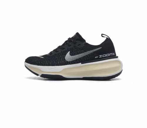 Nike Zoomx Invincible Run Fk 3 机能风格运动鞋 跑步鞋搭载柔软泡绵 在运动中为你塑就缓震脚感 设计灵感源自日常跑步者 提供稳固支撑