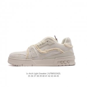 路易威登 Louis Vuitton Lv路易威登板鞋 时尚运动鞋 潮厚底增高鞋 。舒适防滑底和百搭性霸屏整个时尚娱乐圈，细节调整完美主义！鞋面采用柔软皮革鞋面