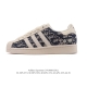 公司级 阿迪达斯 Adidas Superstar 2025年新款鞋子 蛇年新款 迪奥联名 经典贝壳头系列 新款休闲板鞋潮流男女士运动鞋 。鞋面织物拼接材质 标