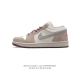 耐克 乔丹air Jordan 1 Low Aj1 乔1 乔丹1代aj1 低帮复古文化休闲运动篮球鞋。从1985 年面世的元年款汲取设计灵感，采用简洁大方的经典