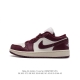 耐克 乔丹air Jordan 1 Low Aj1 乔1 乔丹1代aj1 低帮复古文化休闲运动篮球鞋。从 5 年面世的元年款汲取设计灵感，采用简洁大方的经典外观