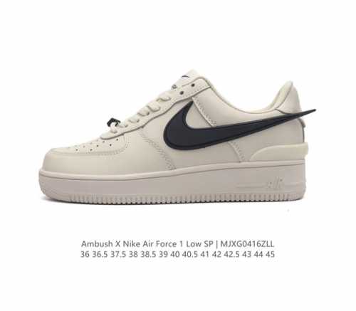 真标 耐克 空军一号 Af1 低帮休闲板鞋 Ambush X Nk Air Force 1'07 Low S 空军一号联名标志性的swoosh延伸至鞋跟之外，鞋