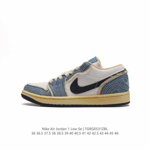 Air Jordan 1 Low Se Wrmk Aj1低帮 乔1刺子绣 低帮文化休闲板鞋 配色以白色为主调，辅以单宁蓝色、黑色点缀，视觉效果简约却不简单。鞋身