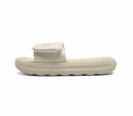 Fila 斐乐 Donut 厚底休闲运动拖鞋 融合时尚的搭配元素 凸显休闲风格 立体电绣fila的logo 展现精致优雅细节 4Cm厚底设计 修饰腿部线条提升比 - 点击图像关闭