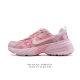 公司级 Nike 耐克 V2K Run 减震防滑 复古低帮运动跑步鞋 超火复古跑鞋，采用太空革组合呼吸网眼布鞋面材质，搭载正确4层组合底模，嵌入Tpu加固稳定模
