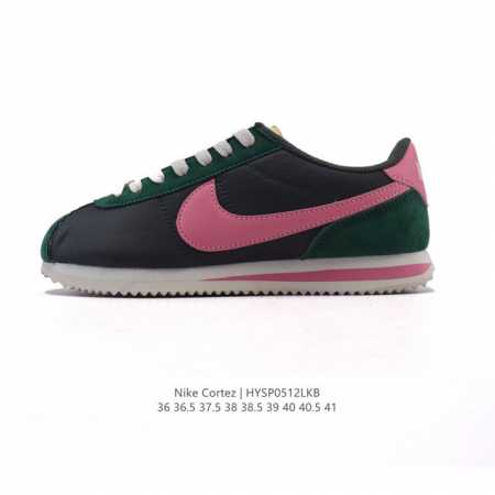 nike Classic Cortez Nylon 耐克阿甘鞋女子运动鞋。秉承元年款经典风格，糅合防水鞋面设计，令双足保持干爽舒适。防水锦纶鞋面强势抵御风雨侵袭 - 点击图像关闭