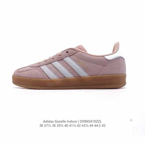 阿迪达斯 Adidas Originals Gazelle Indoor 复古三叶草防滑透明橡胶板鞋经典运动鞋。这款经典鞋,忠于原版设计,缀撞色三条纹和鞋跟饰片