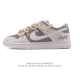 公司级 耐克 Nike Dunk Low Retro 运动鞋复古板鞋 解构绑带 双鞋带，作为 80 年代经典篮球鞋款，起初专为硬木球场打造，后来成为席卷街头的时