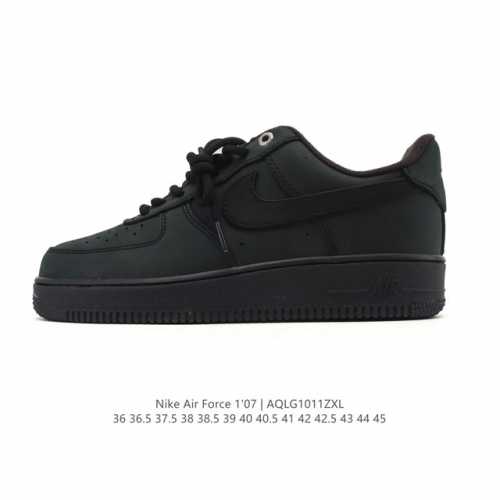 耐克 Nike Air Force 1 '07 Low 空军一号含气垫 低帮百搭厚底增高休闲运动板鞋。柔软、弹性十足的缓震性能和出色的中底设计，横跨复古与现代的