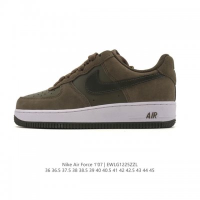 耐克 Nike Air Force 1 '07 Low 空军一号含气垫 低帮百搭厚底增高休闲运动板鞋。柔软、弹性十足的缓震性能和出色的中底设计，横跨复古与现代的