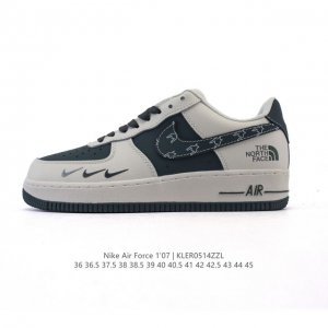 耐克 Nike Air Force 1 '07 Low 空军一号含气垫 低帮百搭厚底增高 小白鞋 休闲运动板鞋。柔软、弹性十足的缓震性能和出色的中底设计，横跨复