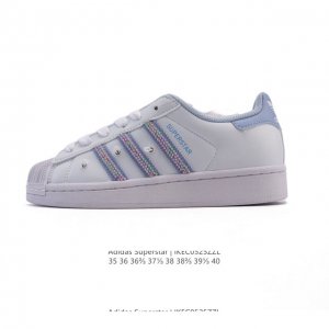 真标 阿迪达斯 Adidas Superstar 2025年新款鞋子 蛇年新款经典贝壳头系列 新款休闲板鞋潮流男女士运动鞋 鞋面柔软皮革拼接材质 标志性的贝壳鞋