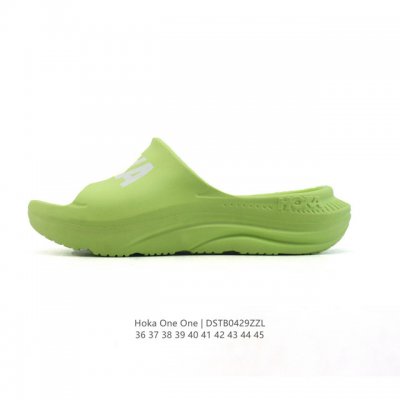 新款 Hoka One One 夏季沙滩拖鞋 休闲家居凉拖鞋 一体成型 一字拖厚底增高踩屎感凉拖鞋。Hoka在超厚中底方面的积累 让它跑在了其他厂商的前面 推出