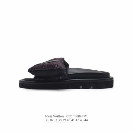 Lv 拖鞋系列 Louis Vuitton 沙滩休闲拖鞋 Louis Vuitton Lv 路易威登 潮流经典魔术贴一字拖鞋延续经典 上脚舒适性极好 鞋轻不跑脚 - 点击图像关闭