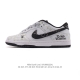 耐克 Nike Air Force 1 '07 Low 空军一号含气垫 低帮百搭厚底增高休闲运动板鞋。柔软、弹性十足的缓震性能和出色的中底设计，横跨复古与现代的